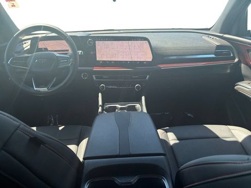 Certified 2025 Chevrolet Traverse Z71 AWD/4WD image 12