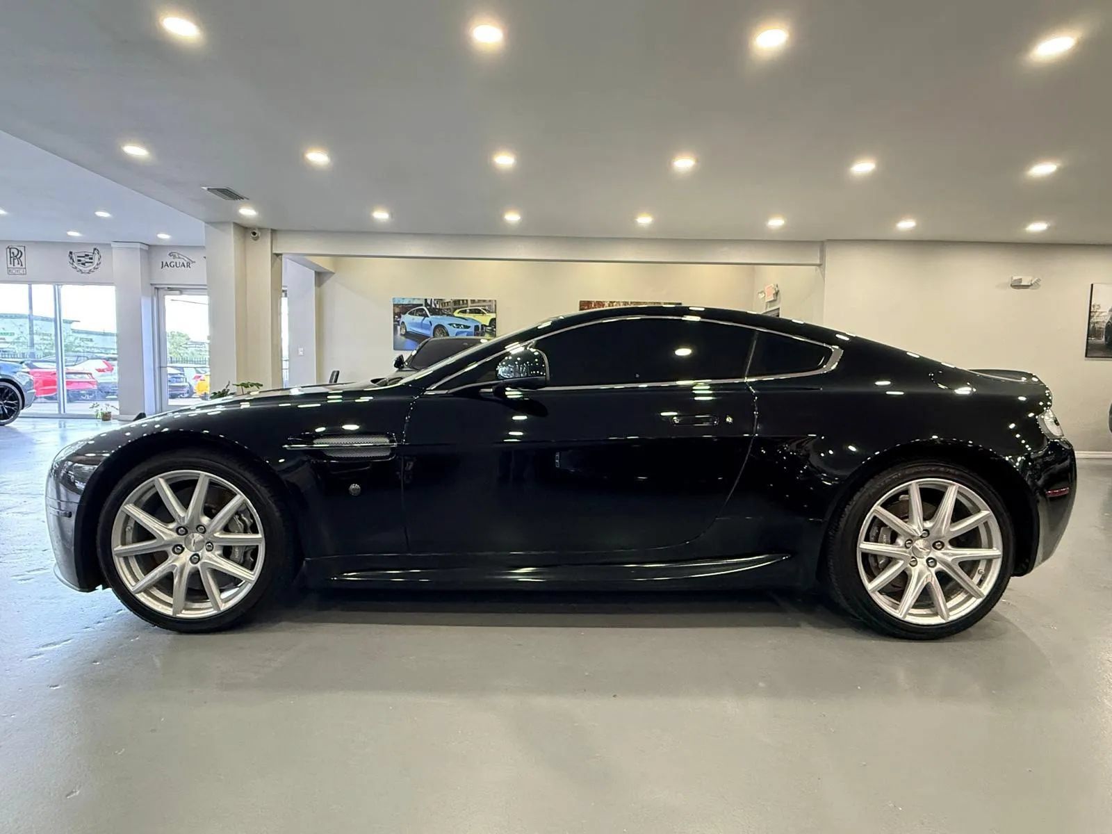 Used 2012 Aston Martin V8 Vantage Coupe RWD image 4