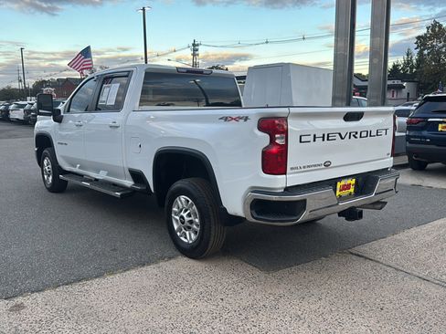 Used 2025 Chevrolet Silverado 2500 LT w/ Convenience Package image 4
