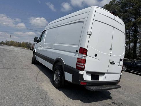 Used 2016 Mercedes-Benz Sprinter 2500 image 6