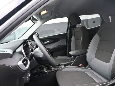 Used 2023 Chevrolet TrailBlazer LS image 9