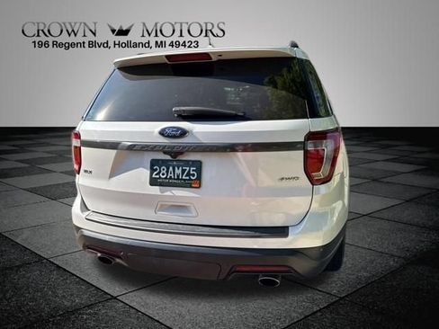 Used 2019 Ford Explorer XLT w/ Equipment Group 202A AWD/4WD image 6