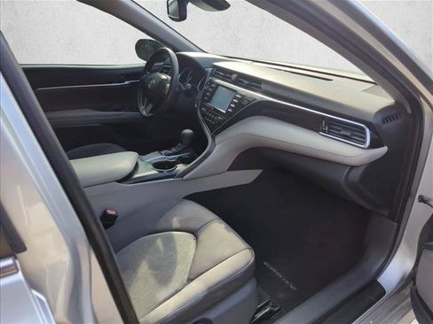 Used 2018 Toyota Camry LE w/ Convenience Package FWD image 22