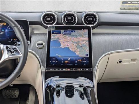 Used 2025 Mercedes-Benz GLC 350e GLC 350e image 16