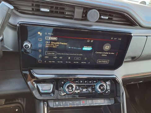 Used 2024 GMC Sierra 2500 AT4 w/ Technology Package image 31