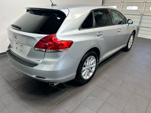 Used 2012 Toyota Venza XLE FWD image 3