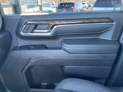 Used 2024 GMC Sierra 2500 SLE w/ SLE Value Package; image 19