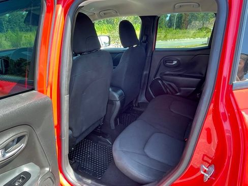 Certified 2022 Jeep Renegade Sport AWD/4WD image 33