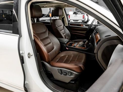 Used 2014 Volkswagen Touareg VR6 AWD/4WD image 41