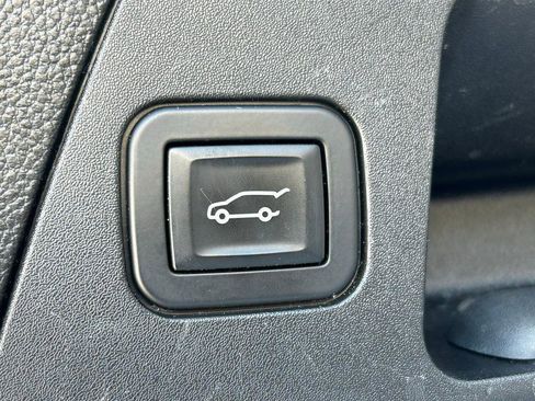 Used 2018 Buick Envision Essence FWD image 38