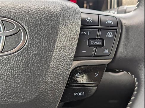 Used 2025 Toyota Camry SE AWD/4WD image 17