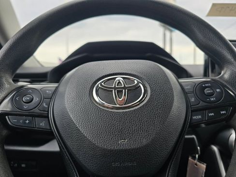 Used 2020 Toyota RAV4 LE AWD/4WD image 21