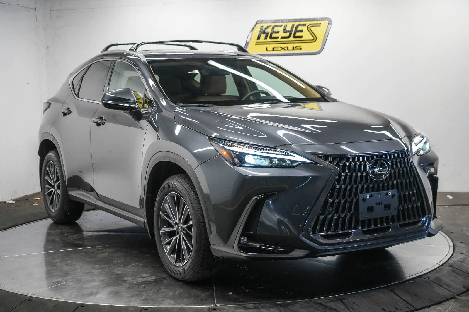 Used 2025 Lexus NX 250 FWD w/ Accessory Package (2T) image 3