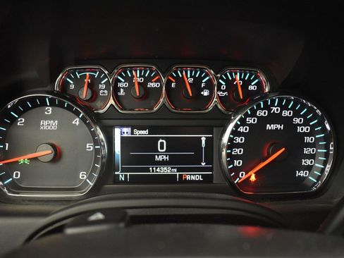 Used 2020 Chevrolet Suburban LT image 15