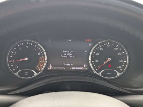 Used 2019 Jeep Renegade Limited w/ Quick Order Package 22P image 30