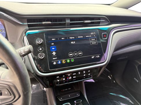 Used 2023 Chevrolet Bolt LT w/ Infotainment Package image 12