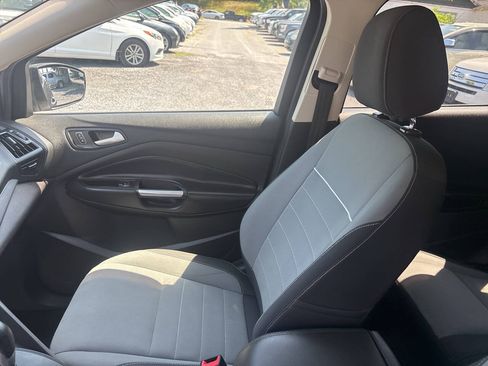 Used 2015 Ford Escape SE FWD image 15