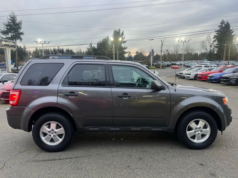 Used 2011 Ford Escape XLT image 4