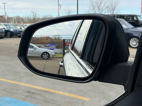 Used 2019 Toyota Highlander XLE image 41