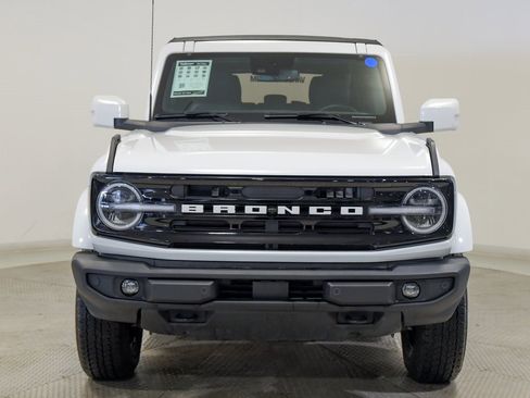 Used 2024 Ford Bronco Outer Banks image 3