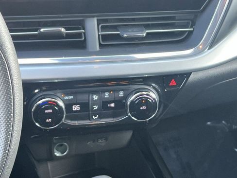 Used 2024 Chevrolet Trax LT image 17