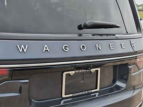 Used 2024 Jeep Wagoneer L Series II w/ Flexible Seating Group AWD/4WD image 31