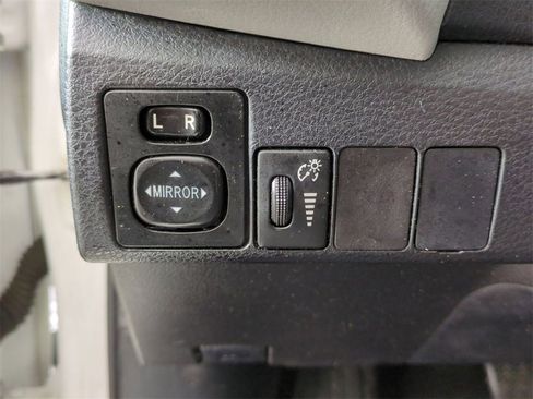 Used 2015 Toyota Corolla LE image 14