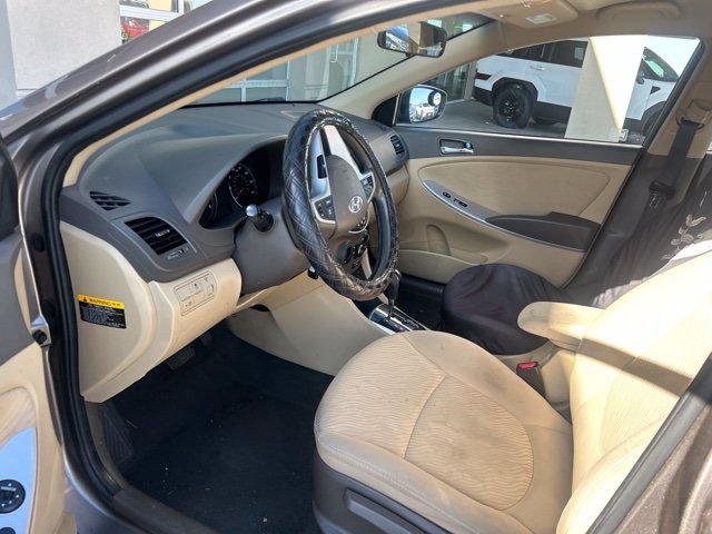 Used 2013 Hyundai Accent GLS w/ Premium Pkg FWD image 4