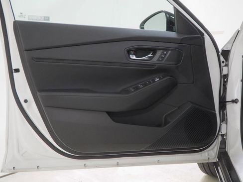 Used 2025 Honda Accord Sport image 17
