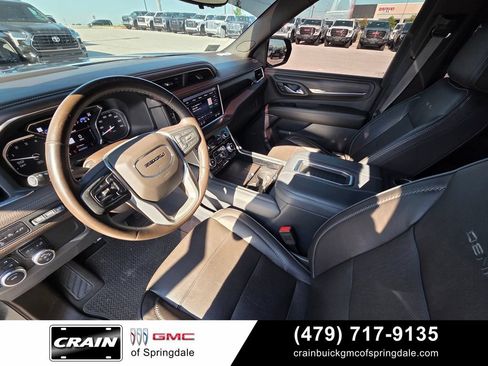 Used 2021 GMC Yukon Denali w/ Denali Premium Package AWD/4WD image 10
