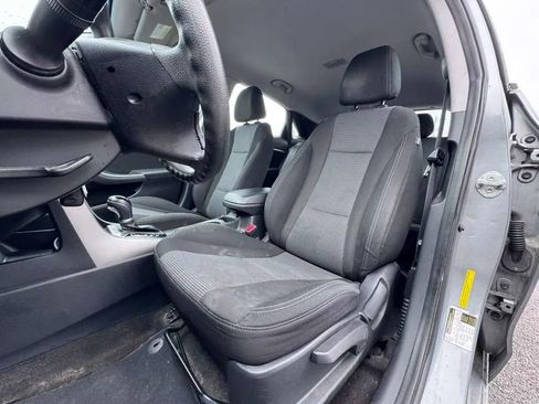 Used 2017 Hyundai Elantra GT FWD image 13