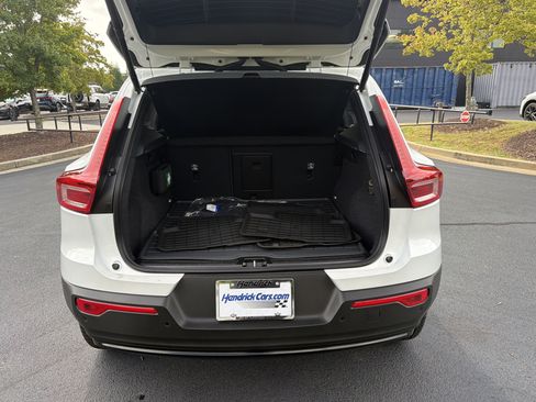 Used 2026 Volvo XC40 B5 Ultra w/ Protection Package Premier AWD/4WD image 48