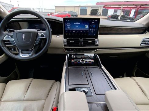 Used 2023 Lincoln Navigator Reserve RWD image 16