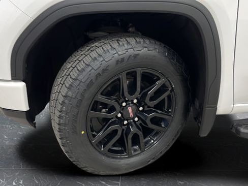 Used 2024 GMC Sierra 1500 Elevation w/ Elevation Premium Package AWD/4WD image 37
