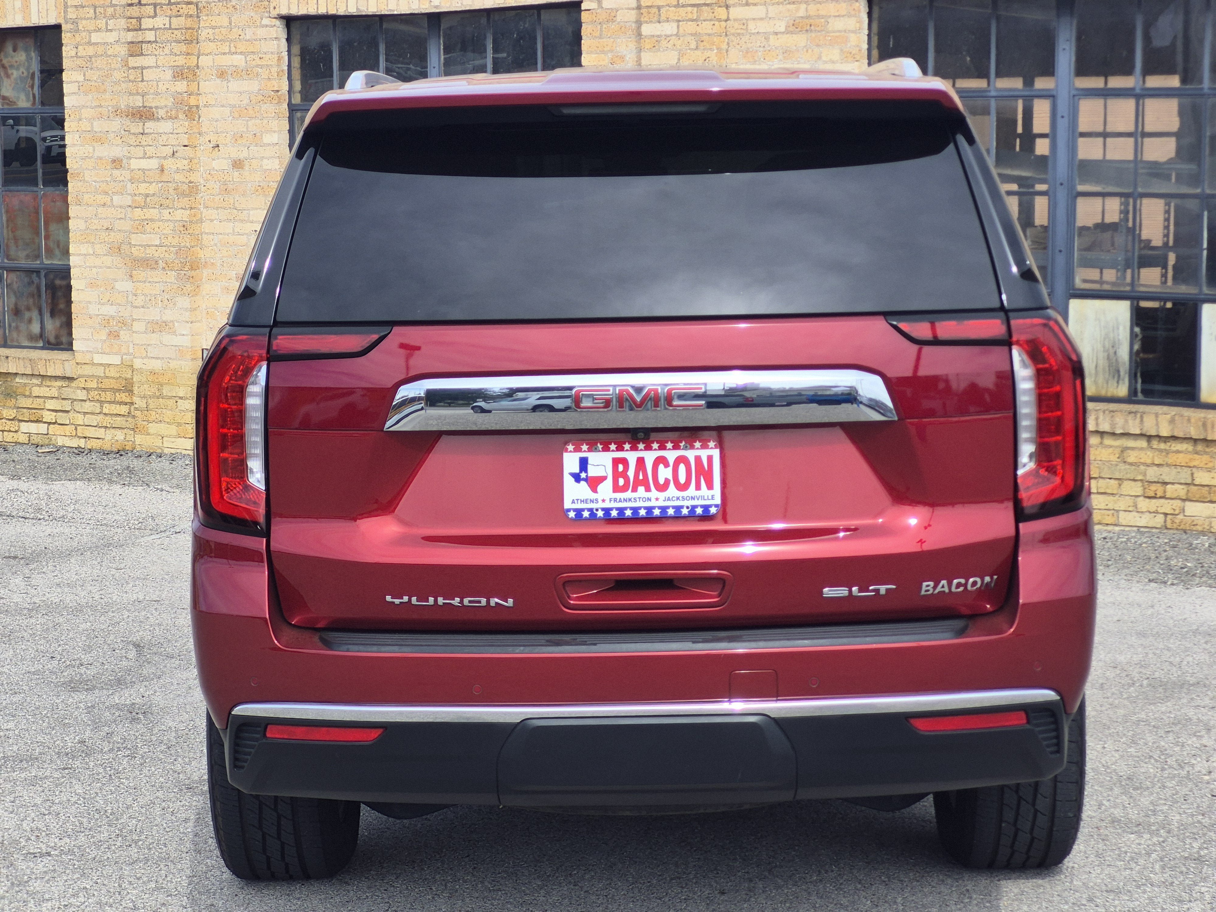 Used 2024 GMC Yukon SLT RWD image 5