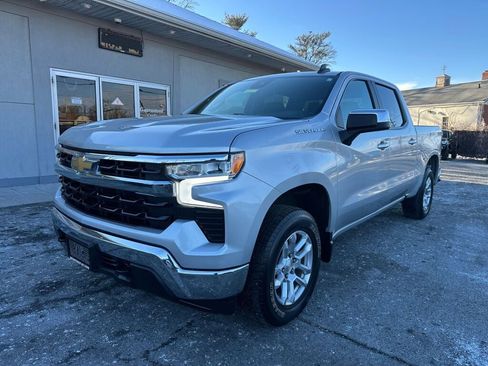 Used 2022 Chevrolet Silverado 1500 LT image 3