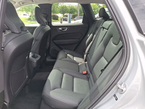 Certified 2024 Volvo XC60 B5 Plus w/ Climate Package AWD/4WD image 10
