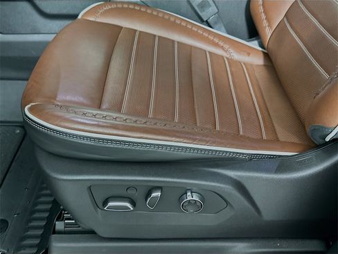 Used 2024 GMC Sierra 1500 Denali Ultimate image 9