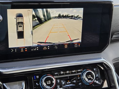 Used 2024 GMC Sierra 3500 Denali AWD/4WD image 14