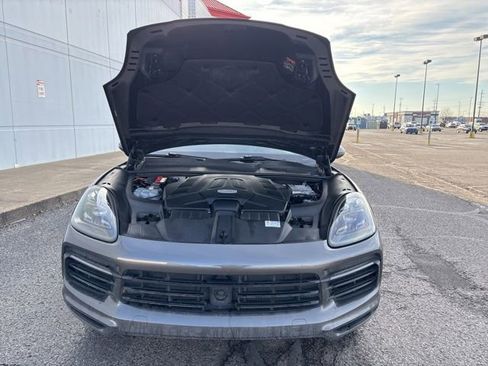 Used 2020 Porsche Cayenne S image 34