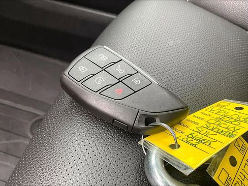 Used 2025 Chevrolet Suburban Premier image 11