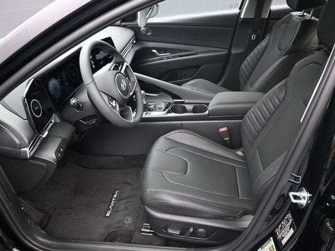 Used 2025 Hyundai Elantra Limited w/ Cargo Package FWD image 9