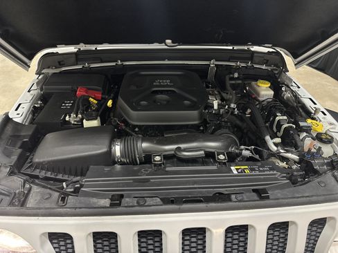 Used 2020 Jeep Wrangler Sport AWD/4WD image 34