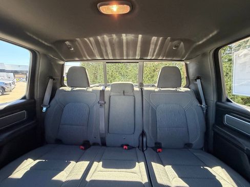 Used 2022 RAM 1500 Big Horn AWD/4WD image 3