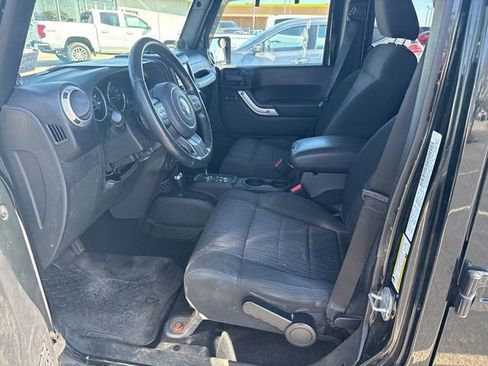 Used 2012 Jeep Wrangler Unlimited Sahara w/ Connectivity Group image 20