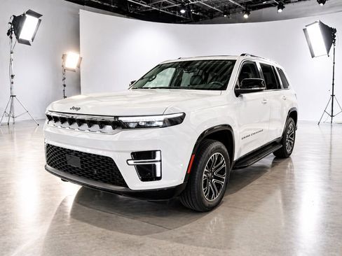 New 2026 Jeep Grand Wagoneer 4WD image 1