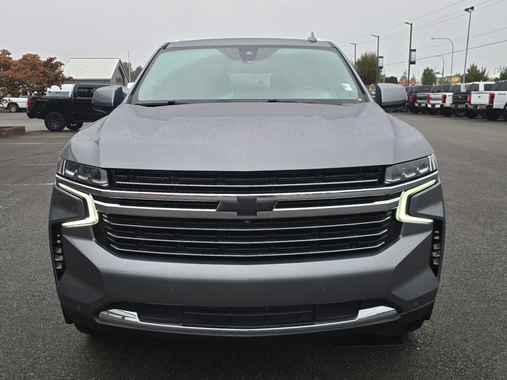 Used 2021 Chevrolet Suburban LT w/ LT Signature Package AWD/4WD image 3