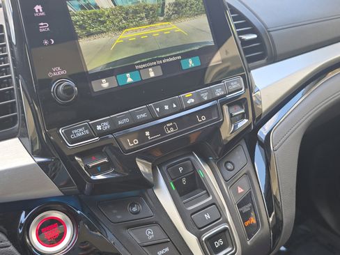 Used 2023 Honda Odyssey Touring image 11