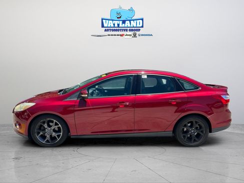 Used 2014 Ford Focus SE w/ Equipment Group 201A FWD image 2