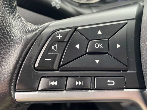 Used 2019 Nissan Rogue S w/ Special Edition Package FWD image 28
